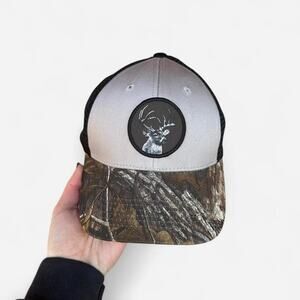 Realtree camo trucker hat with